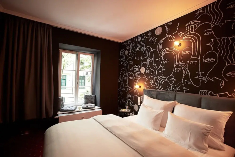 Wdrei Hotel