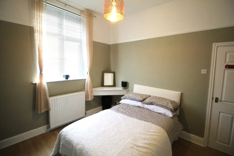 Bungalow - Sleeps 6 - Pets Ok - Garden - Parking