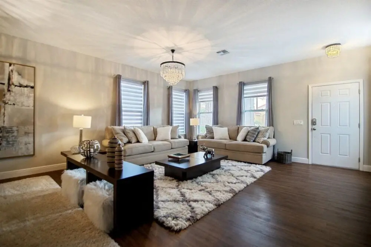 6BR 5BA Solterra Pool Home