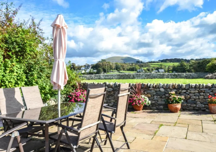 3 Tyn Llan