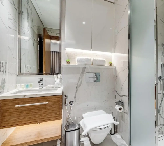 2 Bedrooms Luxury Apartment with balcony and with city view
