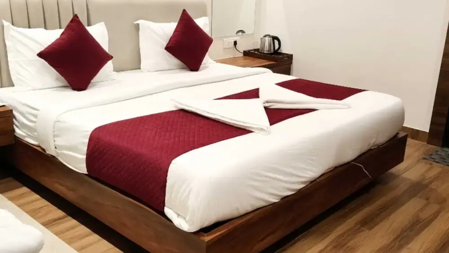 Hotel 7 Heaven