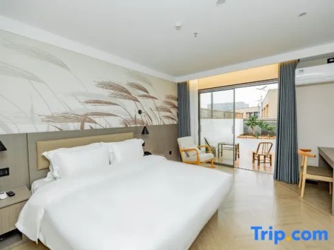 Standard Double room with courtyard view