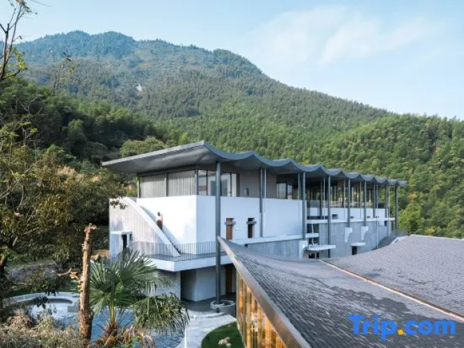 Lost Lodge Qianshan