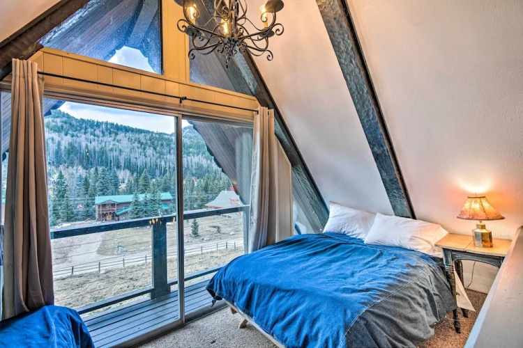 Family-friendly Red River Retreat w/ Deck!