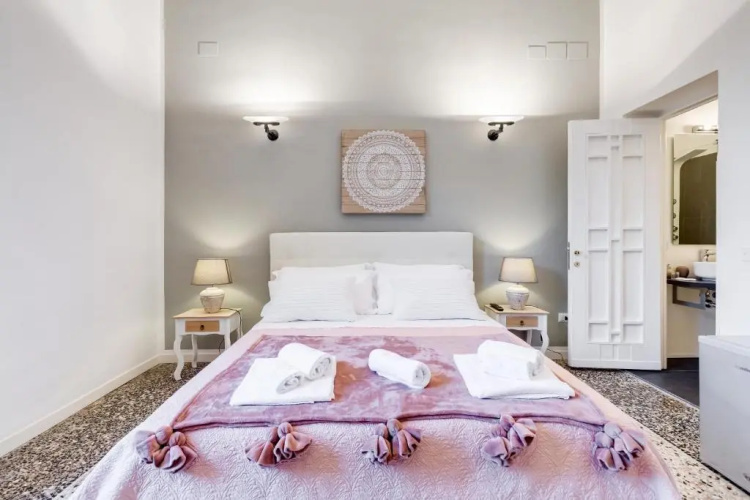 Monti Luxury