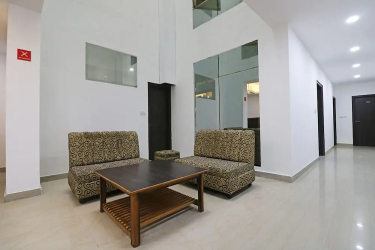 Hotels Petals Inn