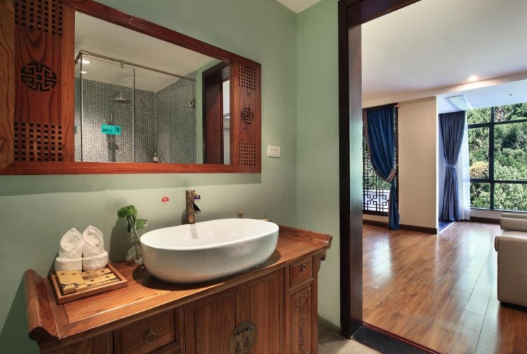 Deluxe Double room with view