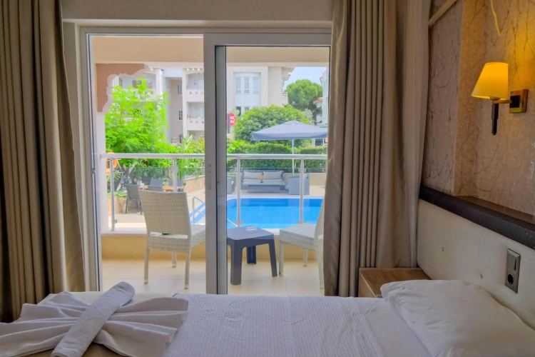 Moni Hotel