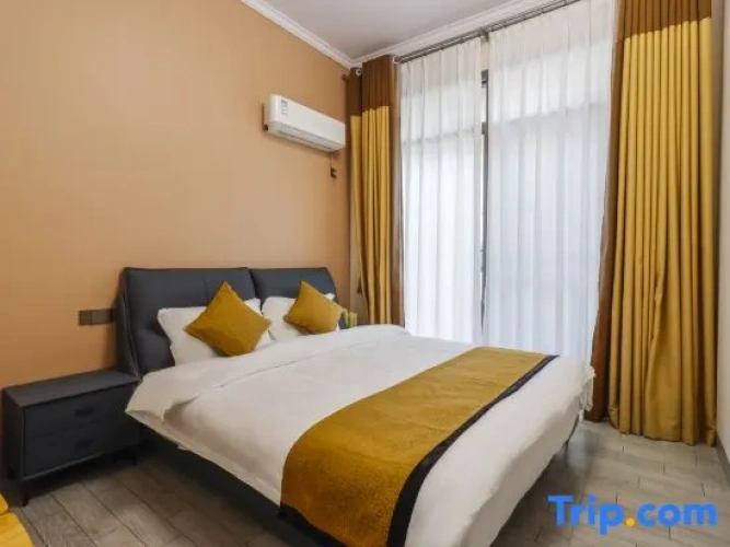6 Bedrooms Double Villa