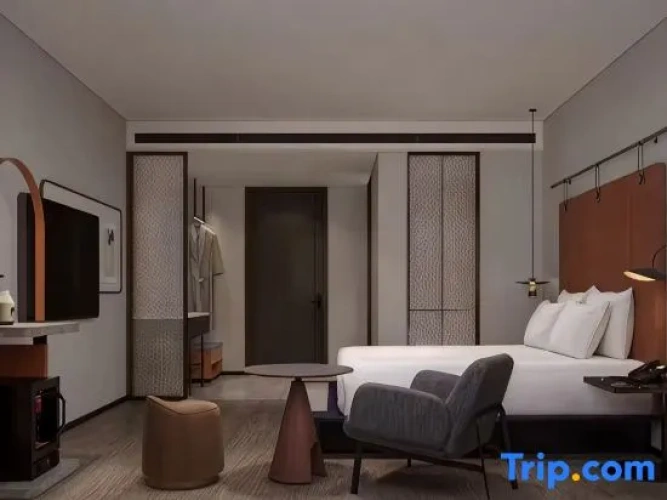 Standard Double room with street view