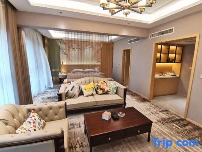 1 Bedroom Deluxe Double Suite