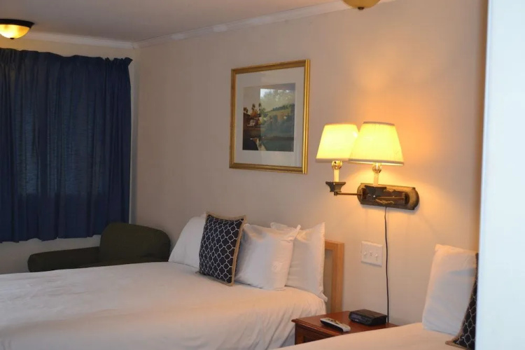 Henniker Motel