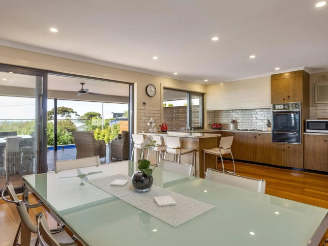 Poolside Getaway Dromana