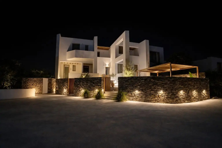 Reya Suites