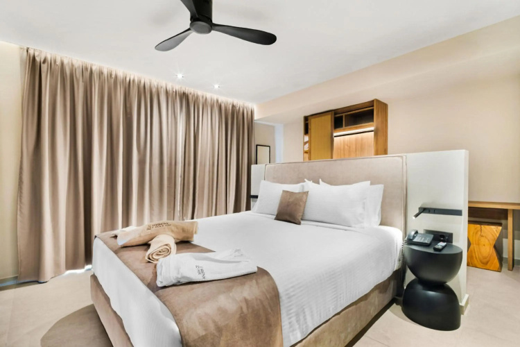 Harmony E Rock Hotel