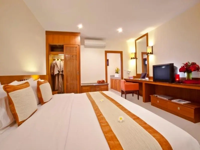 Deluxe Double room with pool view