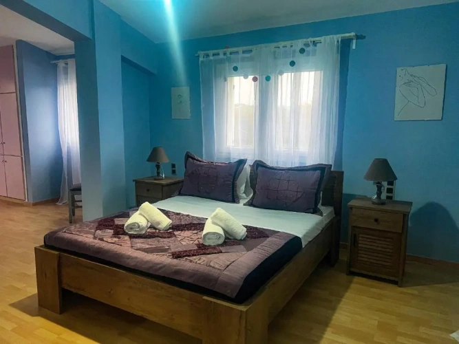 4 Bedrooms Cottage