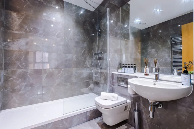 Remarkable 2-bed Apartment in Birmingham