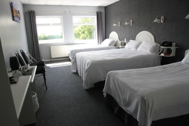 5 Corners Guest Inn