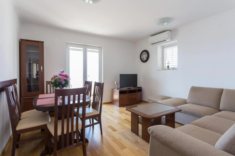 Apartment Jakov i Lucija - Free parking