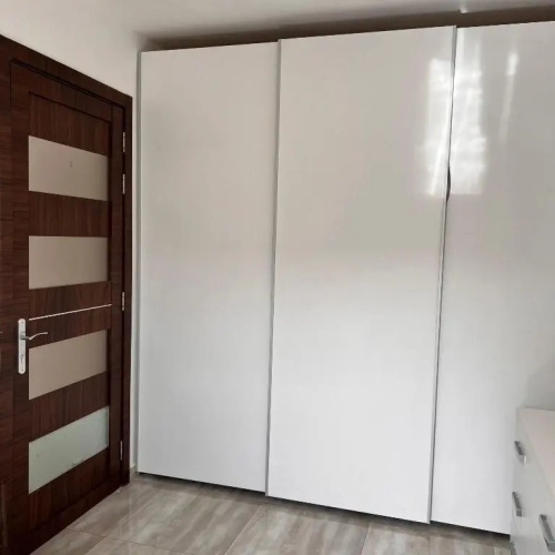 F4-3 Room 2 single beds shared bathroom