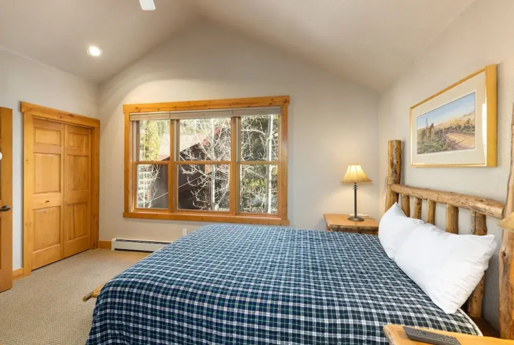 8767 Trappers Crossing 4 Bedroom Condo by RedAwning
