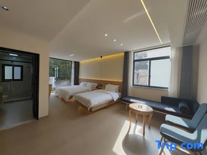 Standard Family room with view