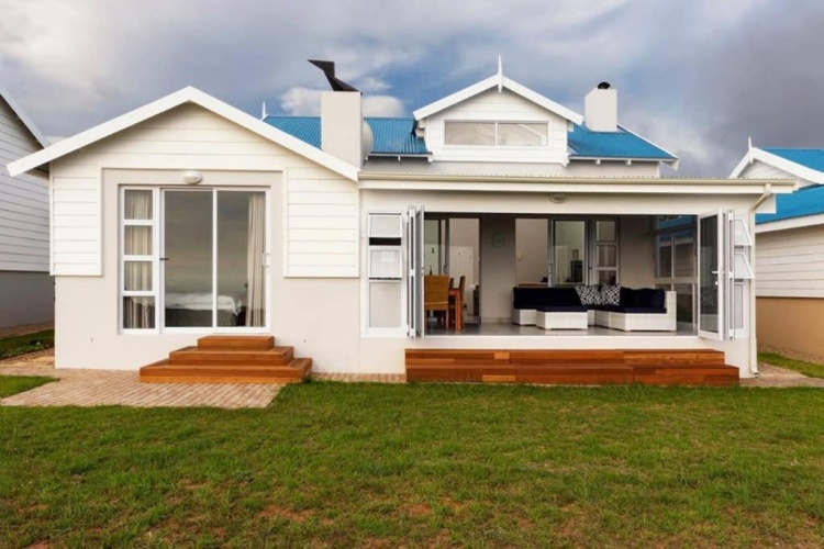 2 Bedrooms Cottage
