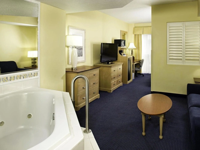 Standard Double room with city view