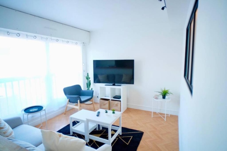 2 Bedrooms Apartment