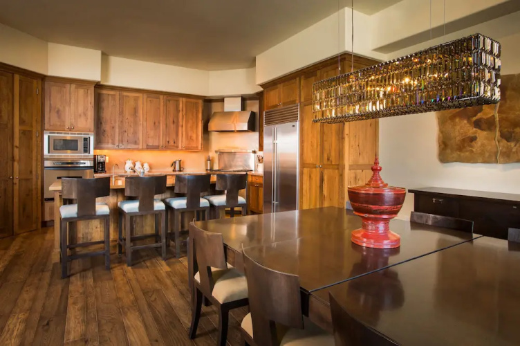 Horizon Pass Lodge