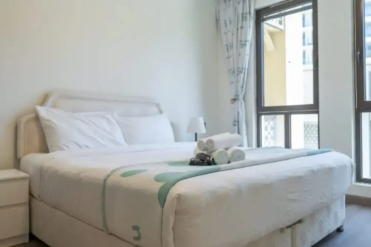Magnificent 1 BR Apt Situated on a Prime Location