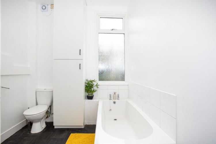 3 Bedrooms Apartment