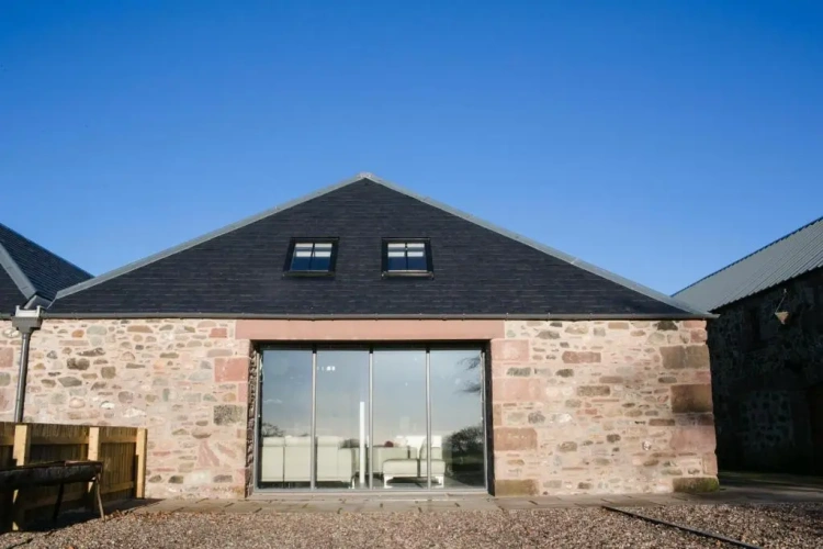 4 Bedrooms Cottage