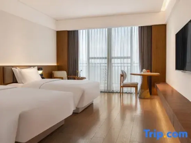 Standard Twin room with balcony