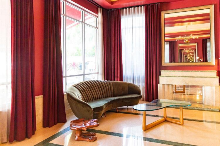 Crest Hotel Suites