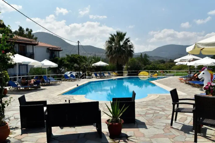 Annamaria Studios & Apartments
