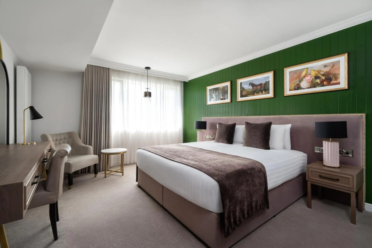 Ivanhoe Hotel and Inn