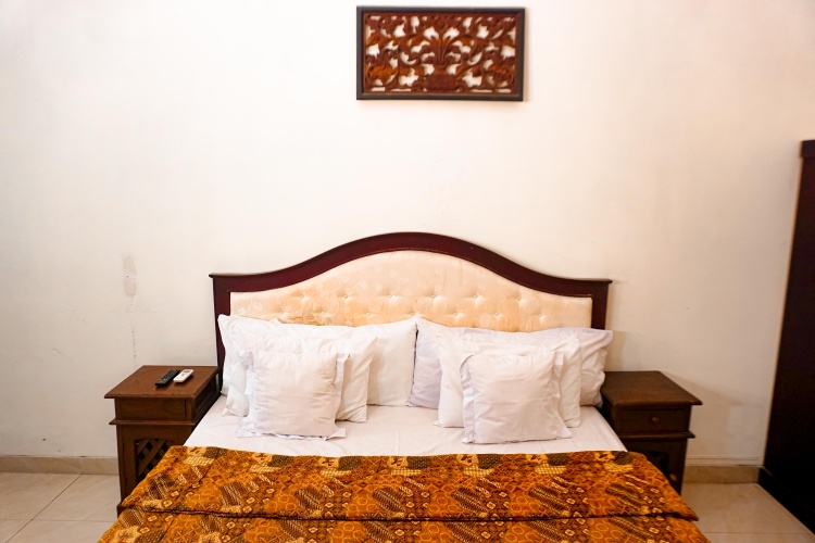 Economy room
