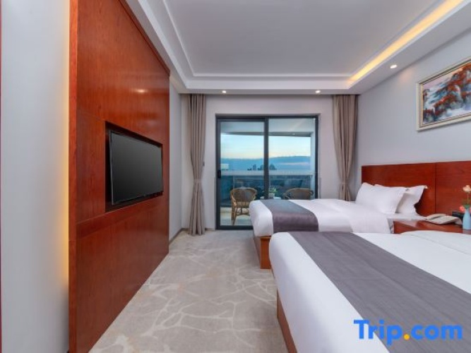 Deluxe Twin Suite