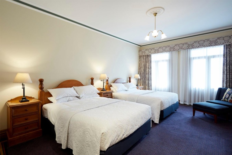 Deluxe Quadruple room