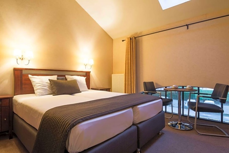 Comfort room