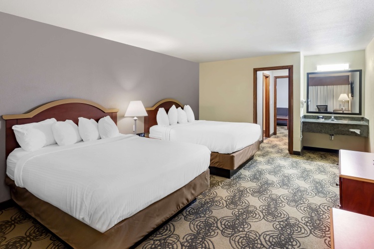 Quadruple Suite
