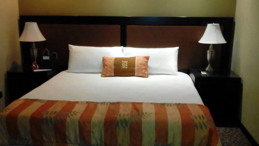 1915 Inn & Suites