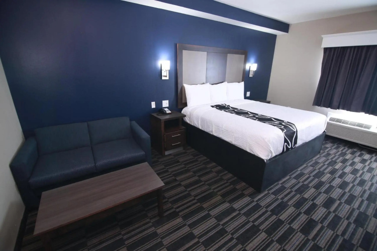 Home Inn and Suites