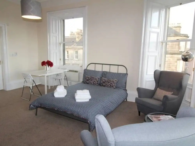 Stunning Braemore Studio Apartment - West End
