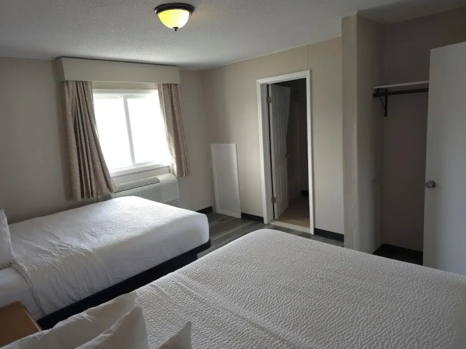 1 Bedroom Quadruple Suite