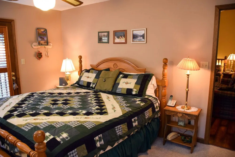 BOUNDARY HAVEN - 3 Br Cabin