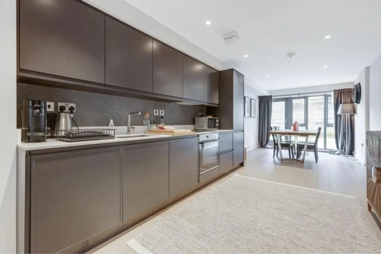 3 Bedrooms Apartment